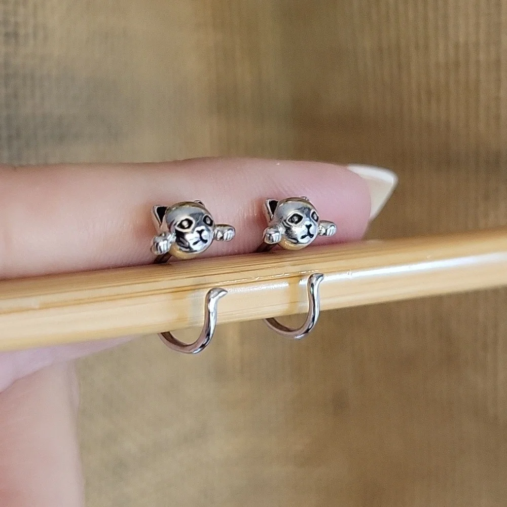 CAT HUGGIE HOOP EARRINGS